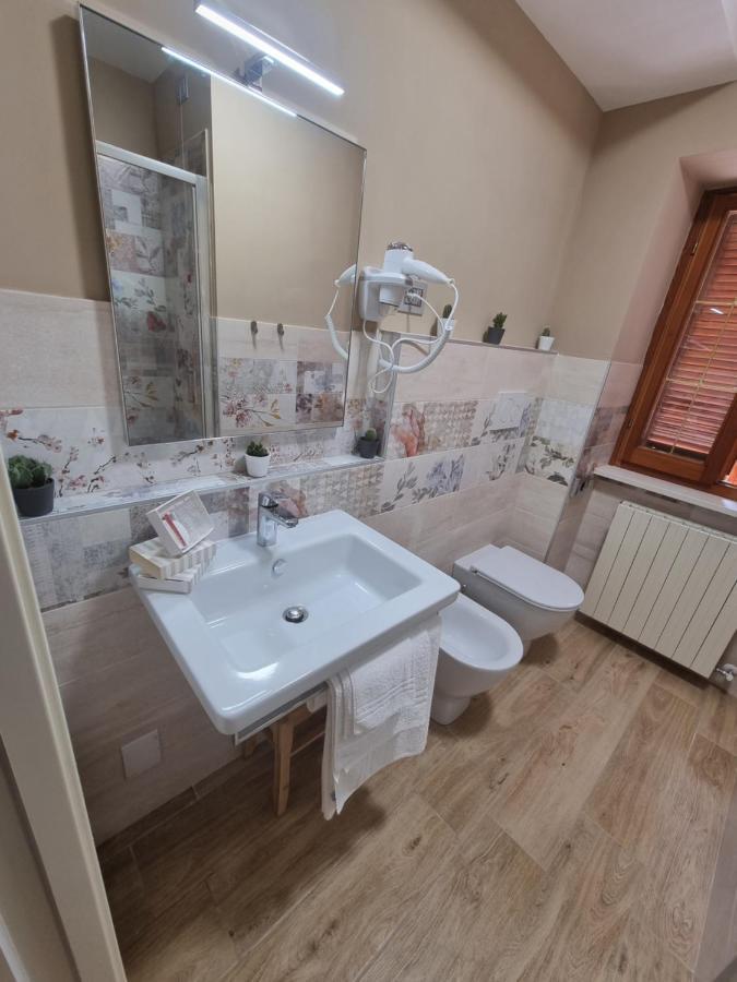 Lucyben Guesthouse Cascia Bagian luar foto