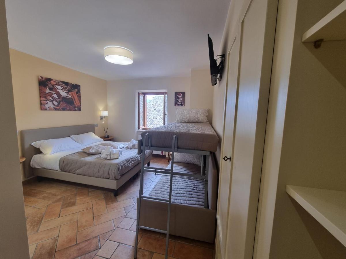 Lucyben Guesthouse Cascia Bagian luar foto