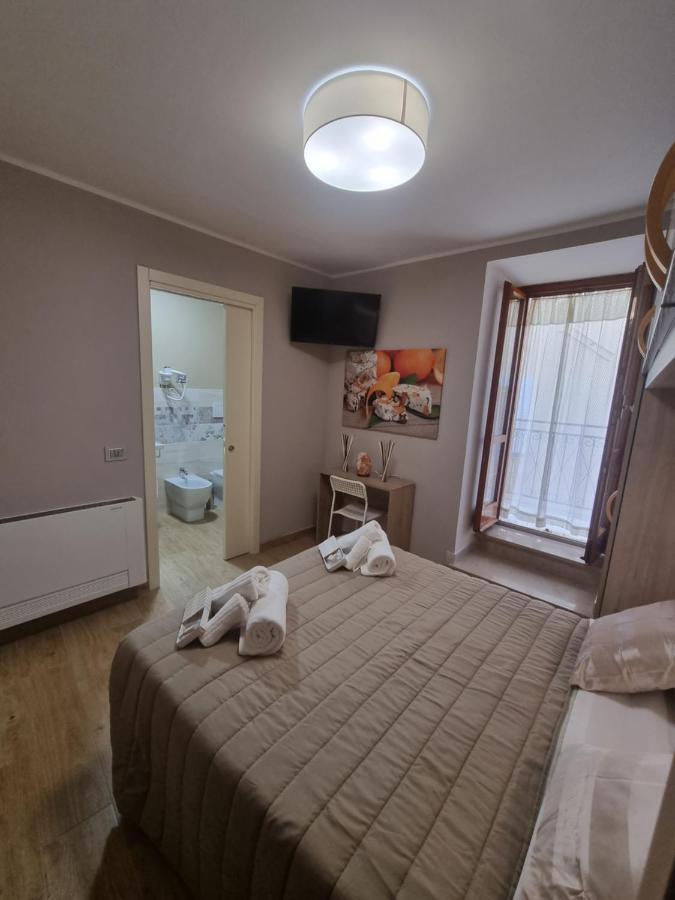 Lucyben Guesthouse Cascia Bagian luar foto
